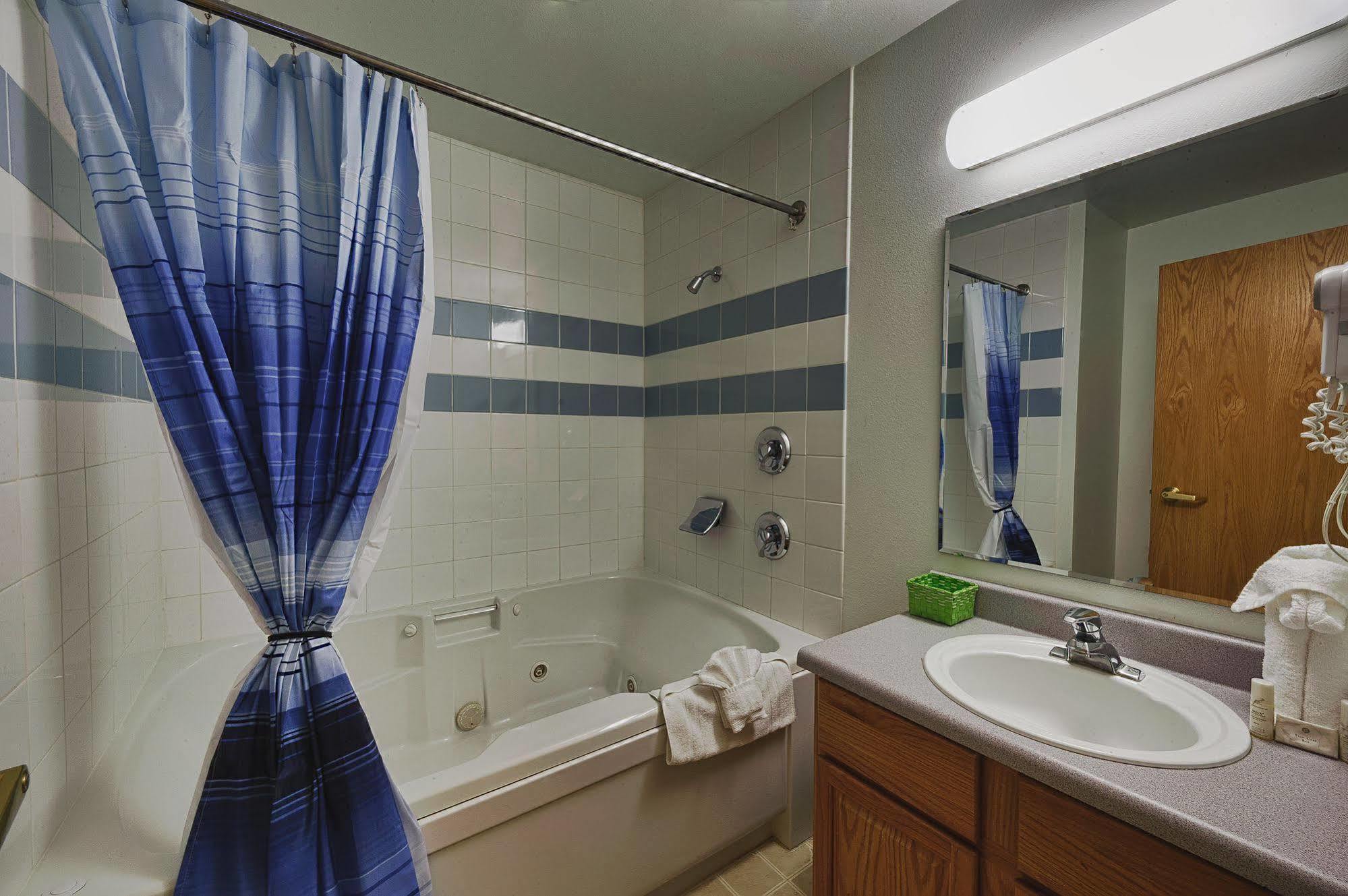 Frontier Suites Hotel In Juneau Ngoại thất bức ảnh